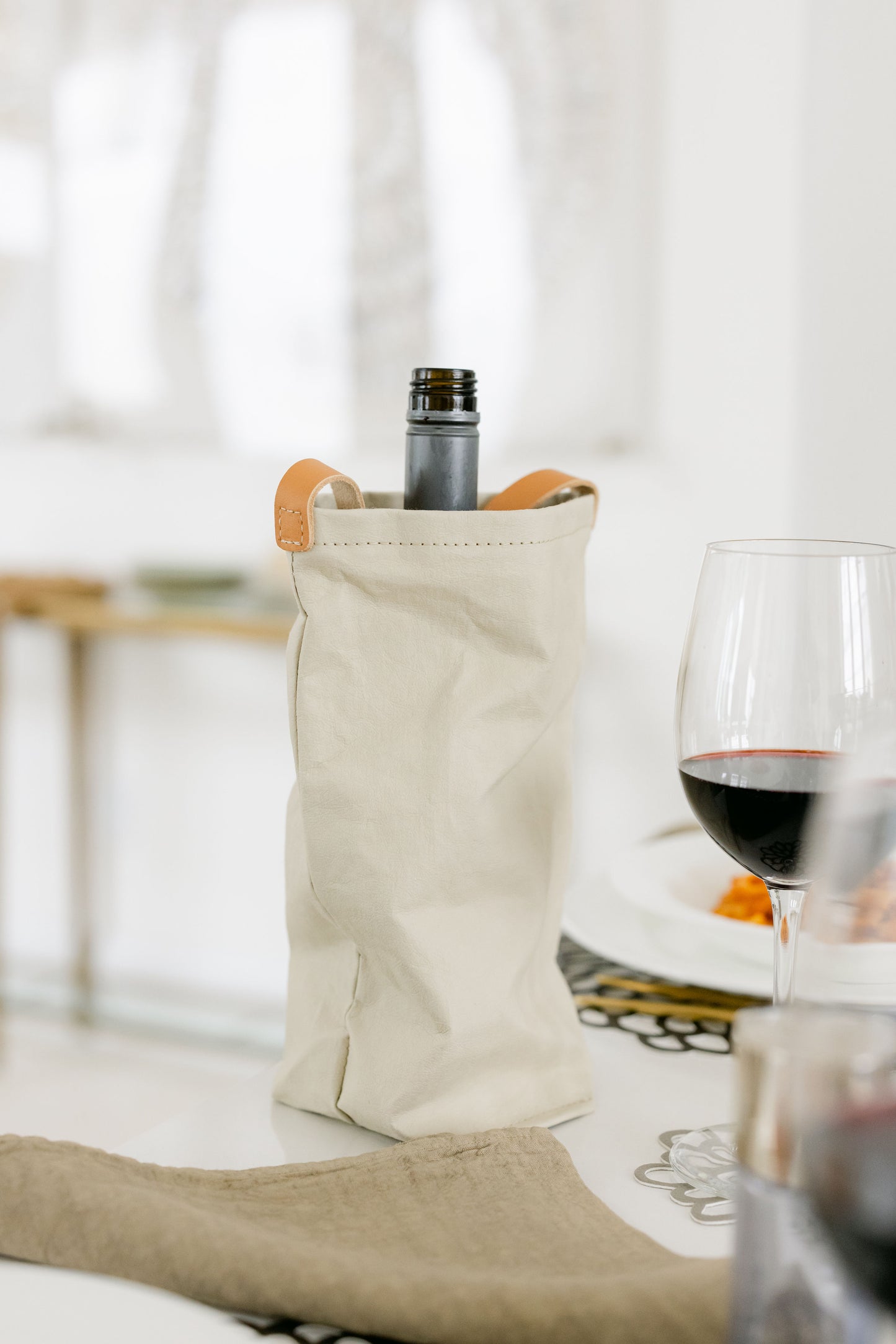 WINE BAG CARRYING TOTE